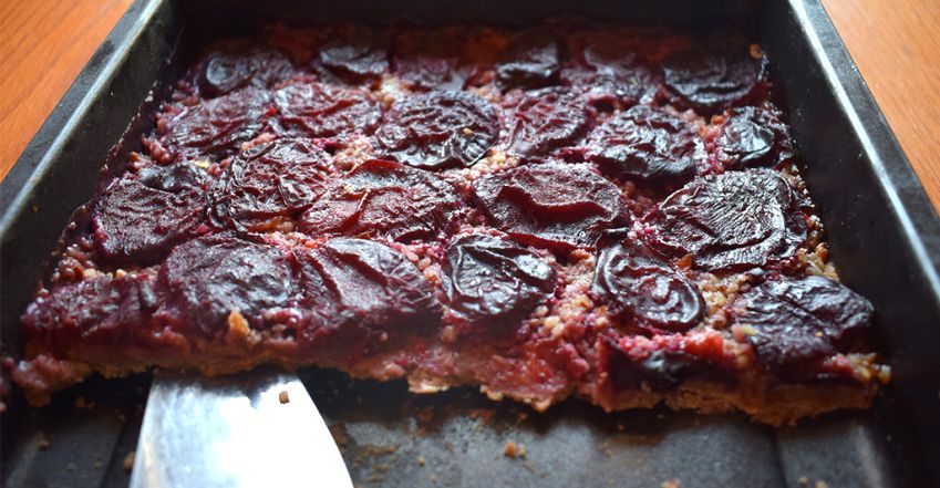 Egyszerű cukormentes szilvás süti